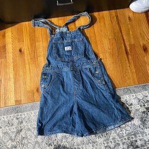 LEVI SHORTALLS SIZE XS